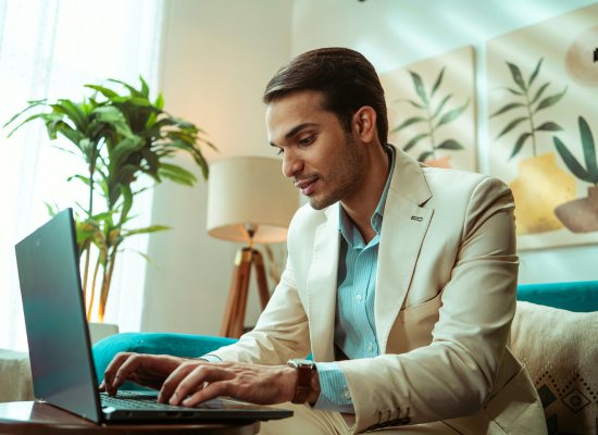 Study at your own pace, anywhere - Easy professional course